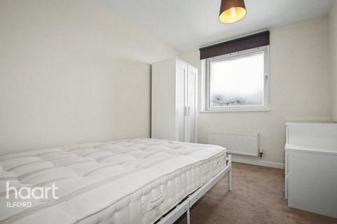 2 bedroom apartment to rent, Centreway Apartments, Axon Place, ILFORD