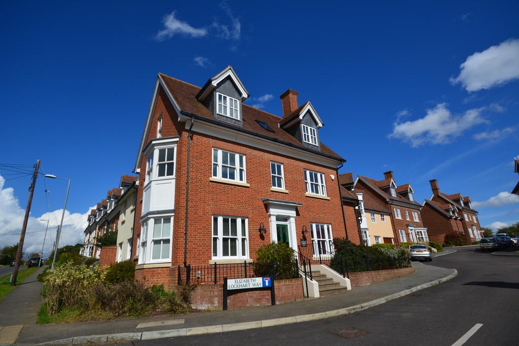 Elizabeth Lockhart Way, Braintree, CM7 6 bed link detached house £550,000