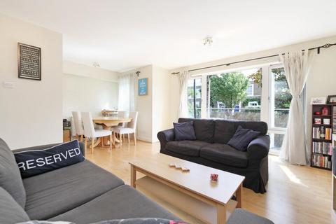 2 bedroom apartment to rent, Cavendish Road, London, SW12