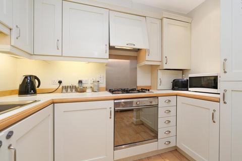 2 bedroom apartment to rent, Cavendish Road, London, SW12