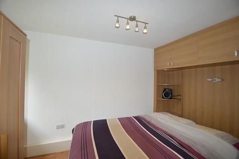 1 bedroom maisonette to rent, Cross Lanes, Guildford GU1