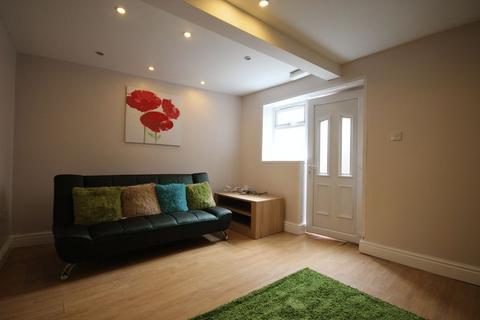 2 bedroom flat to rent, Claremont Villas, Hyde Park