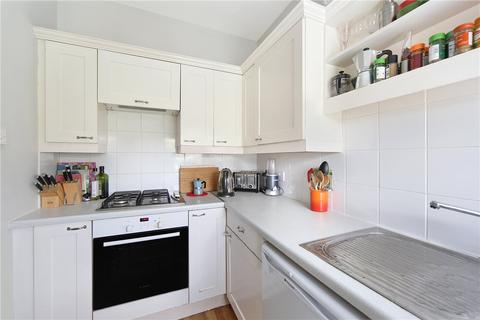 2 bedroom apartment to rent, St. James's Drive, London, SW17