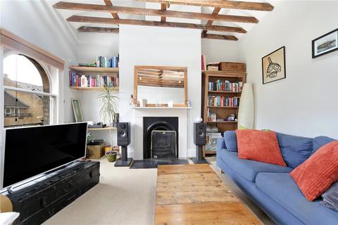 2 bedroom apartment to rent, St. James's Drive, London, SW17