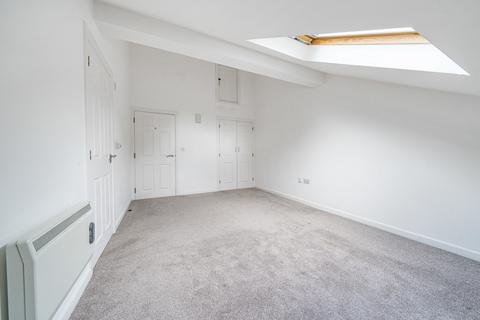 2 bedroom apartment for sale, Sandringham Court, Moortown, Leeds