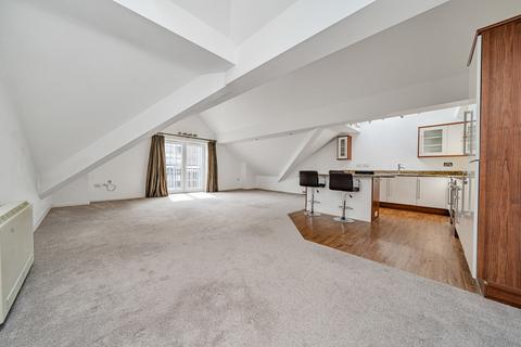 2 bedroom apartment for sale, Sandringham Court, Moortown, Leeds