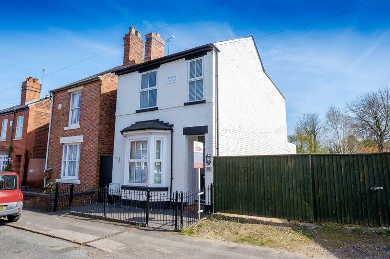 Limes Road, Tettenhall, Wolverhampton 3 bed detached house £260,000
