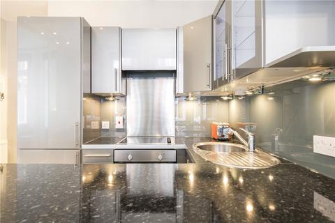 Studio to rent, Pont Street, Knightsbridge, London, SW1X