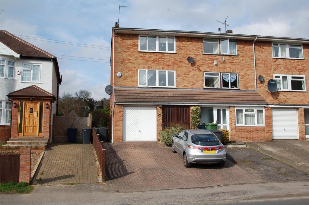 Micklefield Road, High HP13 3 bed semidetached house £1,200