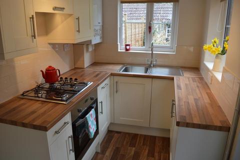 2 bedroom terraced house to rent, Park Place, Rushden, NN10