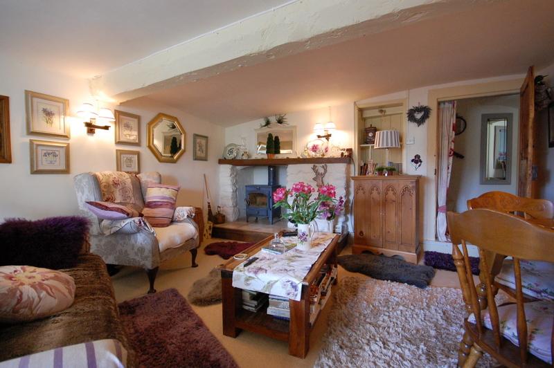 8 Marsh Street, Dunster TA24 2 bed cottage £265,000