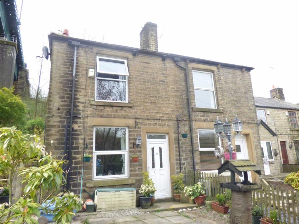 Dinting Vale, Glossop, Derbyshire, SK13 2 bed end of terrace house £