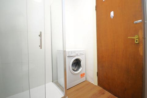 Studio to rent, Royal College Street, Camden, NW1 9QS