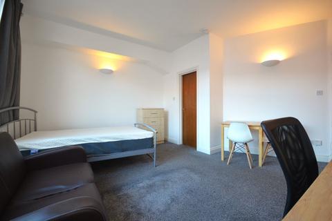 Studio to rent, Royal College Street, Camden, NW1 9QS