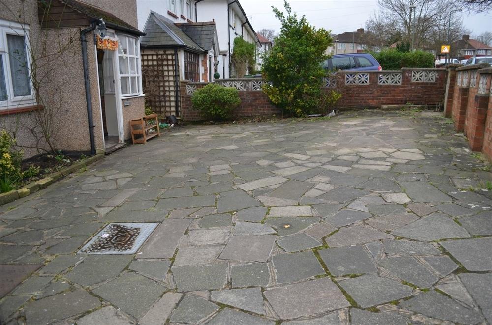 Chaplin Road, Wembley, Greater London 3 bed semidetached house £