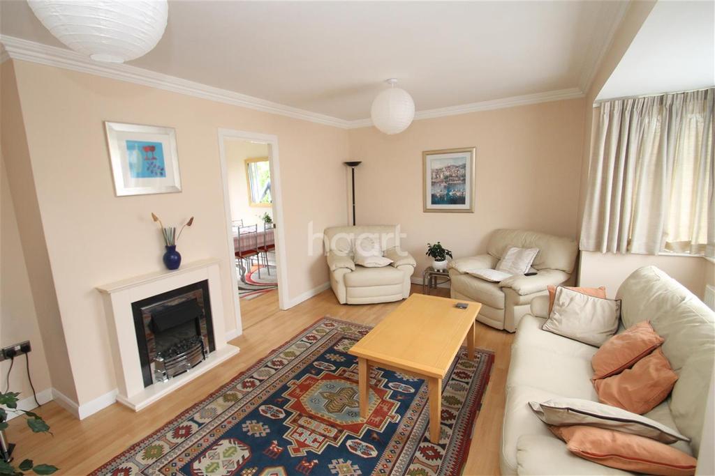 Drive, Glenfield 1 bed in a house share £320 pcm (£74 pw)