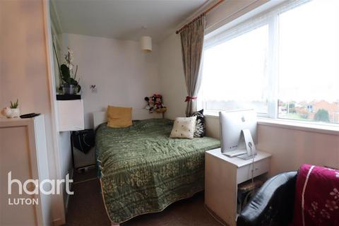 Studio to rent, Dellfield Court, Wigmore