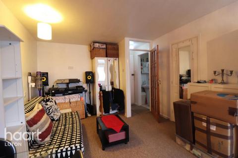 undefined, Court, Luton