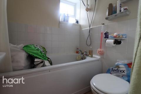 undefined, Court, Luton