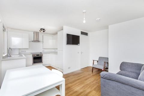 2 bedroom flat to rent, Strahan Road, Bow E3