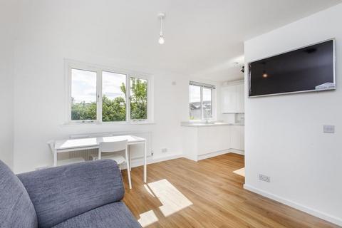 2 bedroom flat to rent, Strahan Road, Bow E3