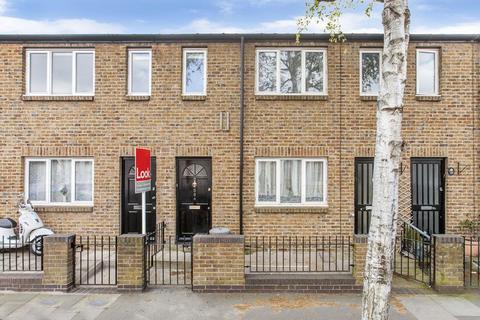 2 bedroom flat to rent, Strahan Road, Bow E3