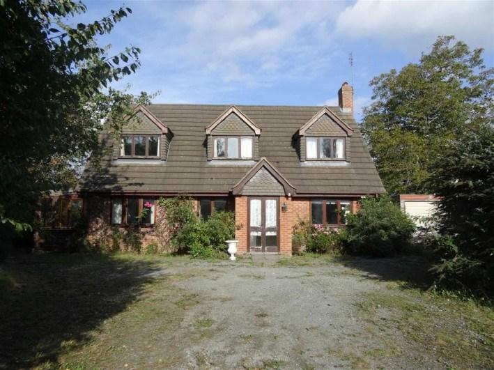 The Orchards, Station Road, OvertonOndee, LL13 0LJ 3 bed detached
