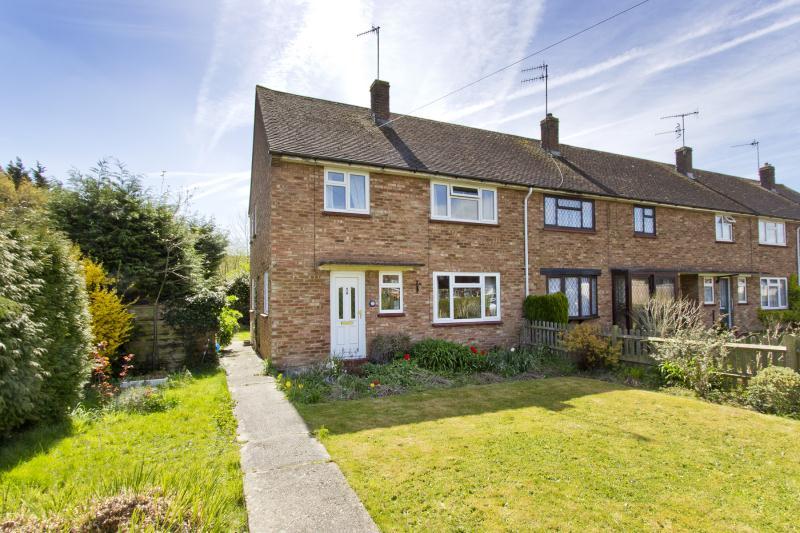 Springfield Road, Edenbridge, Kent 3 bed end of terrace house £280,000