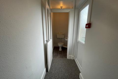 3 bedroom flat to rent, College Road, Eastbourne BN21