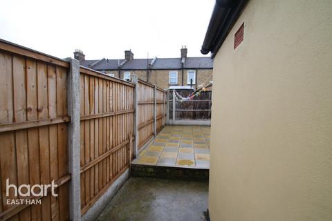 3 bedroom terraced house to rent, Olive Road, LONDON