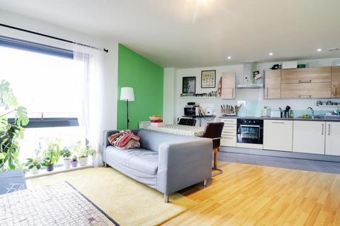 2 bedroom apartment to rent, Windsor Court, Bow