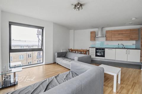 2 bedroom apartment to rent, Windsor Court, Bow