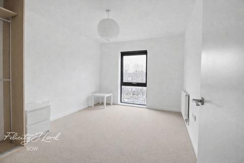 2 bedroom apartment to rent, Windsor Court, Bow