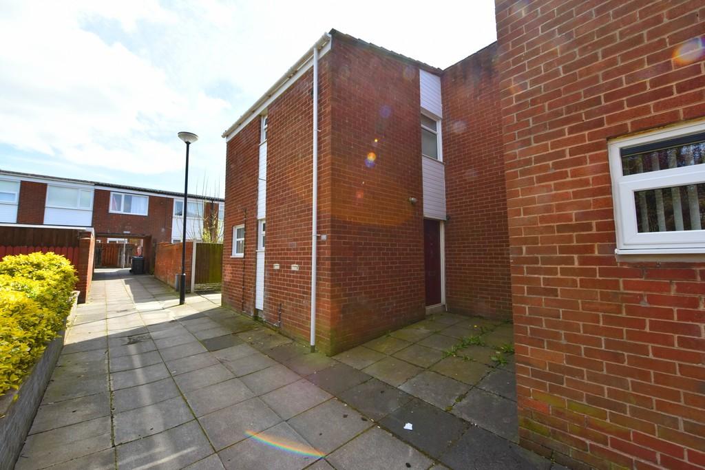 Abbeystead, Skelmersdale 3 bed end of terrace house £59,950