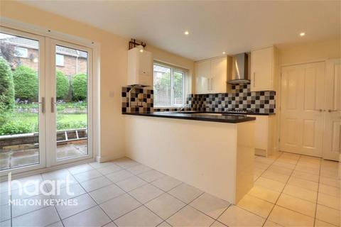 3 bedroom semi-detached house to rent, Pinewood Drive, Bletchley