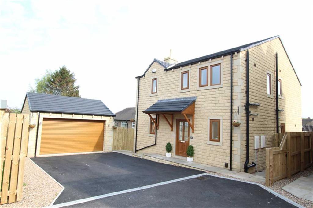 Yew Tree Gardens, Birchencliffe, Huddersfield, HD3 4 bed detached house