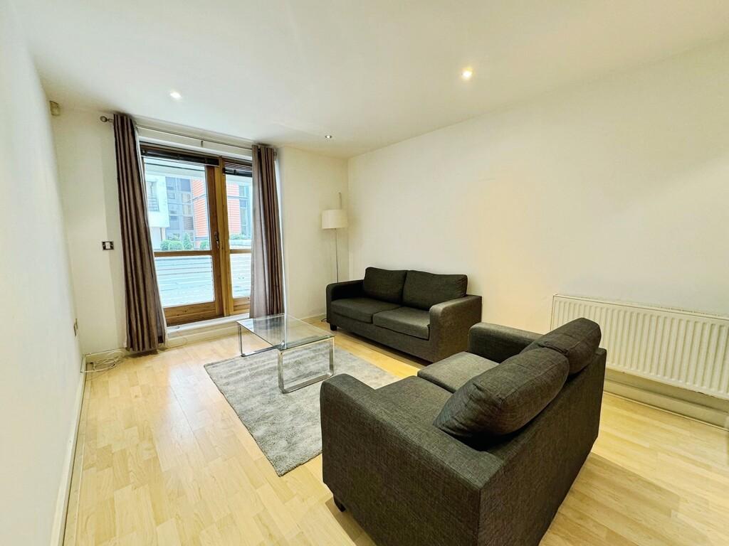 Apartment in Bowman Lane - View 3