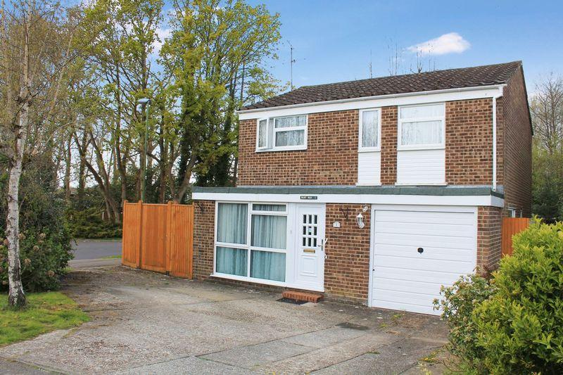 Aston Rise, Pulborough 4 bed detached house £400,000