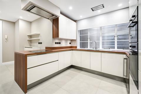 3 bedroom flat to rent, Grosvenor Square, Mayfair, London