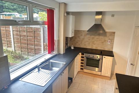 2 bedroom terraced house to rent, Brynorme Road, Crumpsall