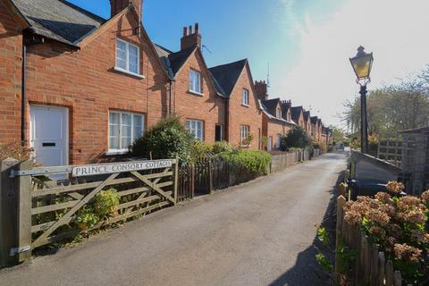 1 bedroom apartment to rent, Prince Consort Cottages, Windsor