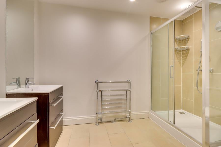 Apartment in London - View 3