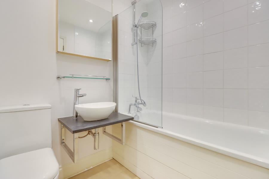 Apartment in London - View 5