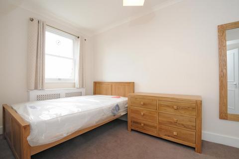 2 bedroom flat to rent, Belgrave Road, Pimlico, London, SW1V