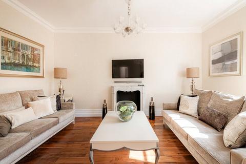 3 bedroom apartment to rent, Grosvenor Square, Mayfair, London, W1K