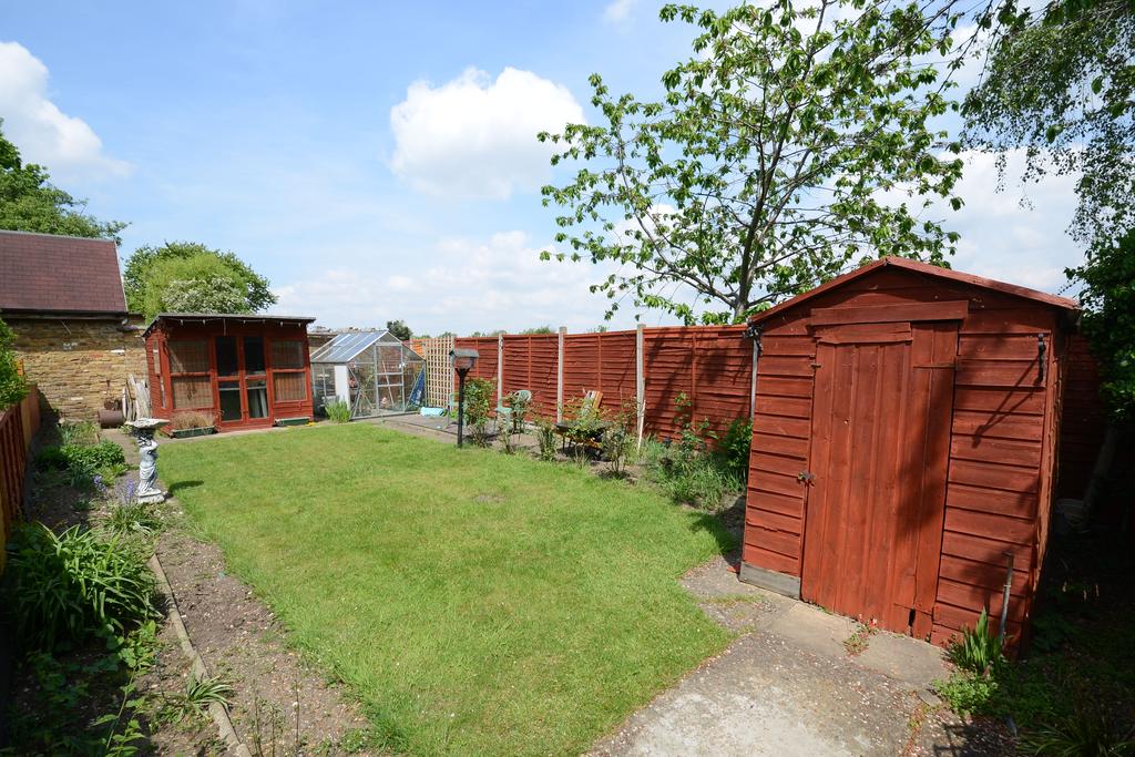 Cambridge Road, WALTON ON THAMES KT12 1 bed £249,950