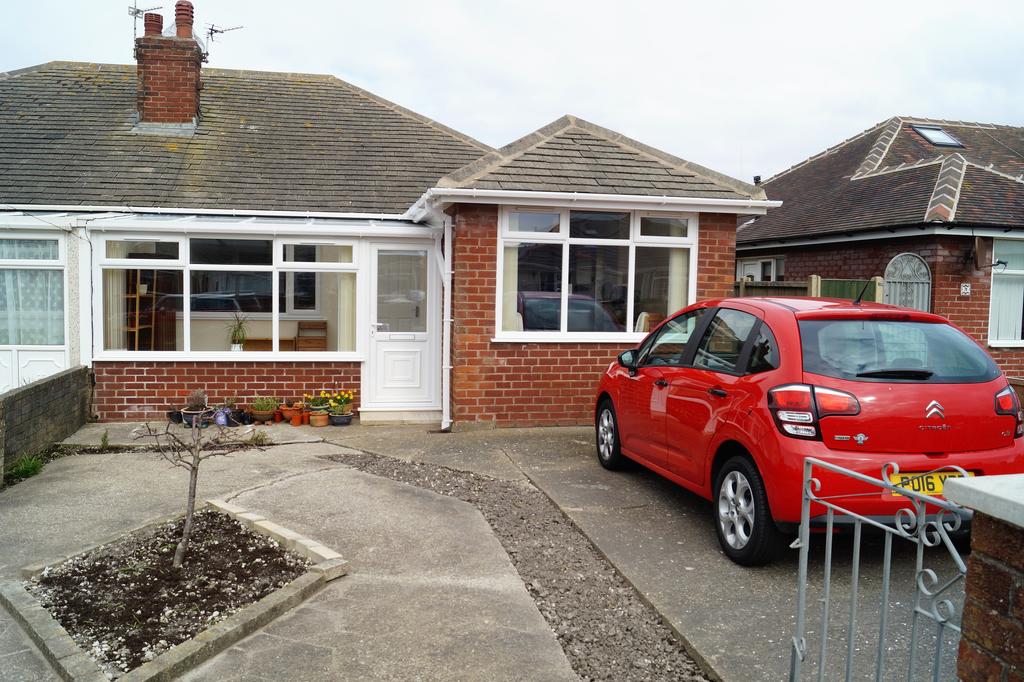 Shaftesbury Avenue, ThorntonCleveleys 2 bed semidetached bungalow £