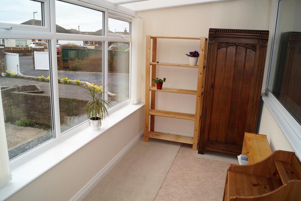 Shaftesbury Avenue, ThorntonCleveleys 2 bed semidetached bungalow £