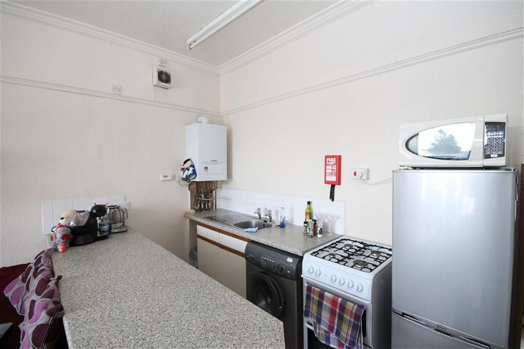 Parsonage Road, Heaton Moor 1 bed flat £450 pcm (£104 pw)