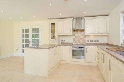 4 bedroom detached house to rent, High Hurst Close, Newick